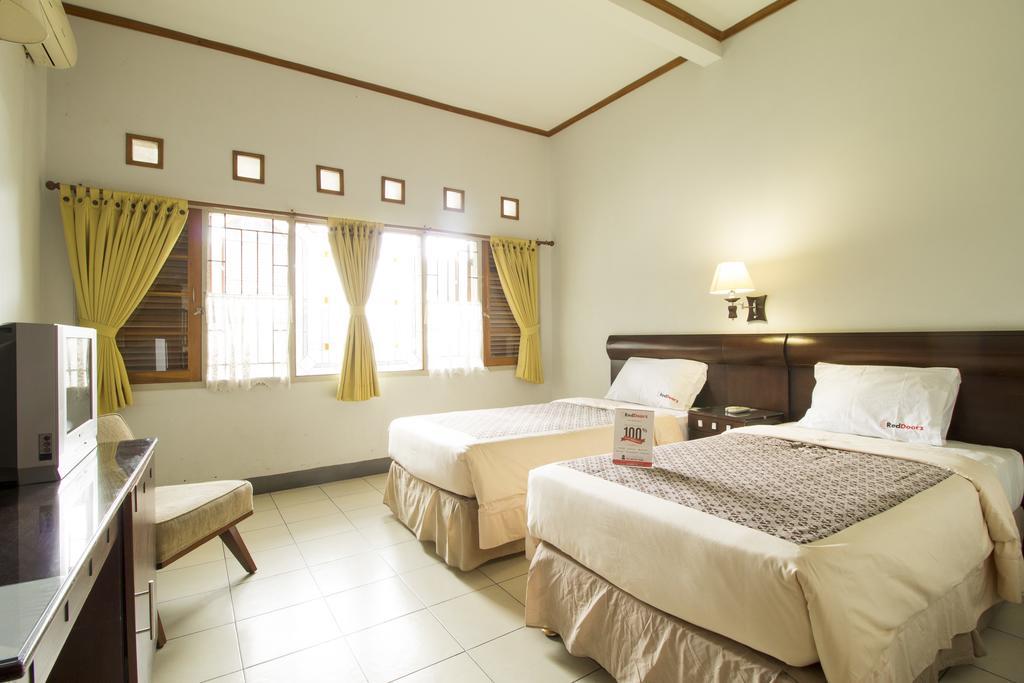 Reddoorz @ Setrasari Hotel Bandung Ruang foto