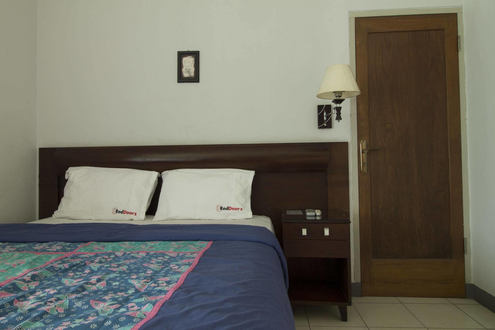 Reddoorz @ Setrasari Hotel Bandung Bagian luar foto