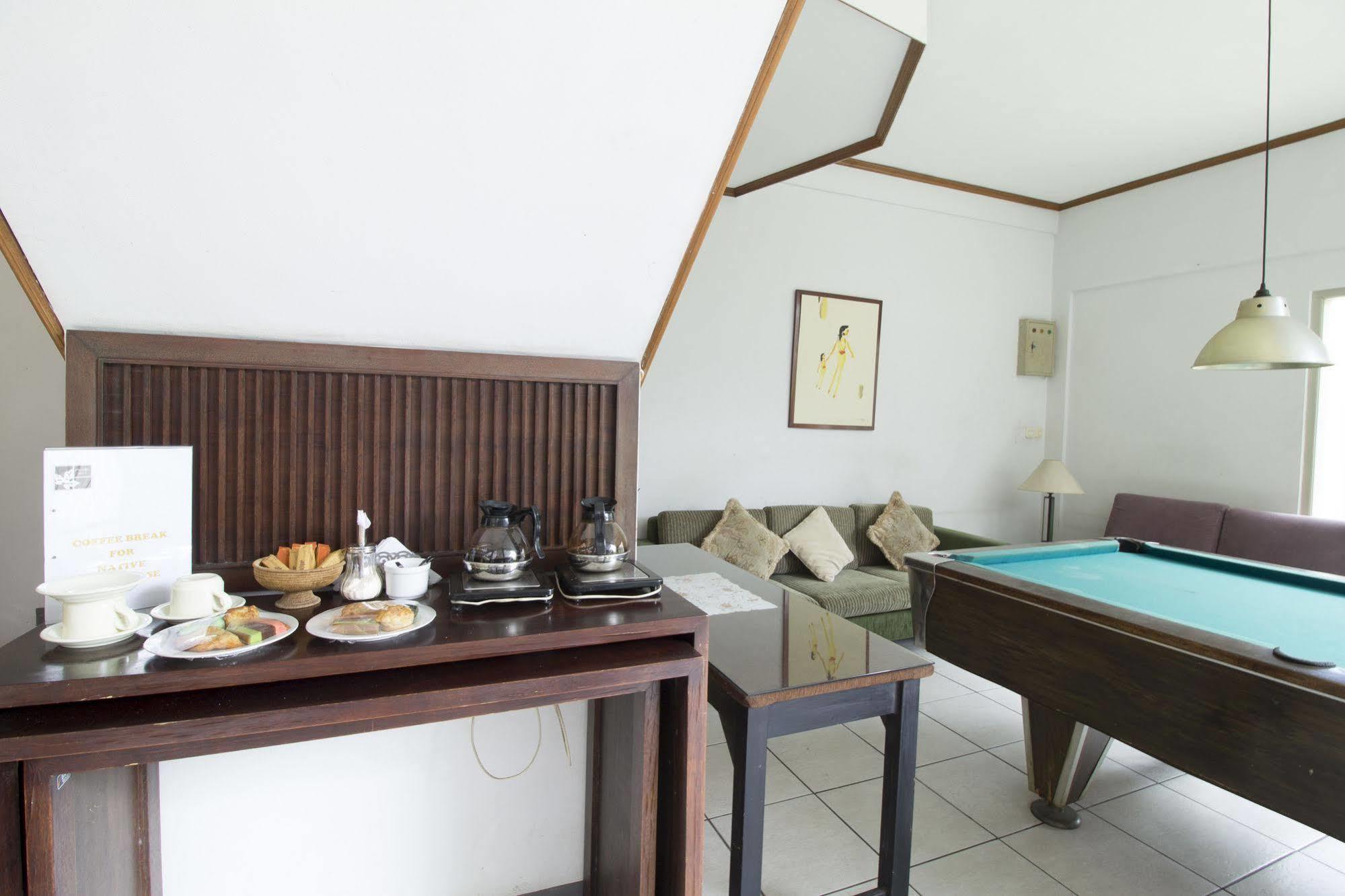Reddoorz @ Setrasari Hotel Bandung Bagian luar foto